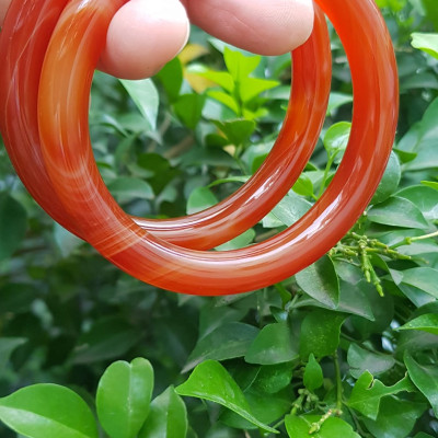 Vòng tay nữ đá mã não đỏ vân đẹp mới Vòng Ni 54mm x cọng 8,5mm Nữ mệnh hỏa mệnh thổ 52kg - 60kg đeo ạ