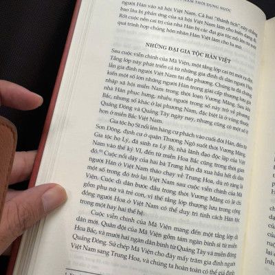 VIỆT NAM THỜI DỰNG NƯỚC - Bìa cứng - Keith Weller Taylor - Thiếu Khanh dịch - Nhã Nam