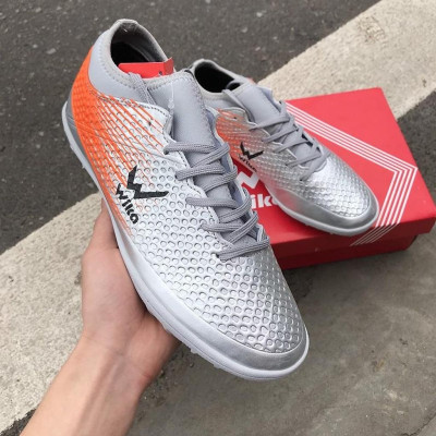 Mẫu giày đá banh sân phủi hiệu 2022-2023 Flash