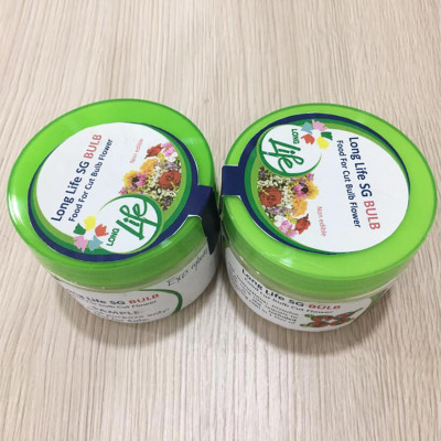 Thuốc Bột Cắm Hoa Tươi nhập khẩu Israel tại shop Florist (1 hủ pha 100L nước cắm hoa) hiệu Longlife SG là bí quyết giúp hoa cắm Xốp tươi lâu và hạn chế chăm sóc thay hoa mới