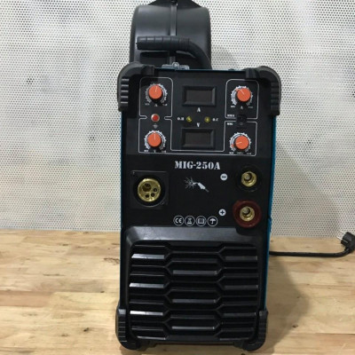 MÁY HÀN MIG DÙNG KHÍ CO2 CLASSIC MIG 250A( SỬ DỤNG CUỘN DÂY 15KG) - HÀNG CHÍNH HÃNG