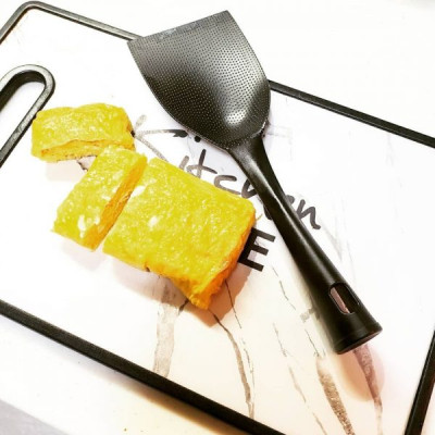 Muôi chiên chịu nhiệt Echo Metal, thiết kế ngọn nhẹ, đẹp mắt có đế đứng nên dễ dàng cầm nắm và dựng đứng, rất tiện lợi - nội địa Nhật Bản 