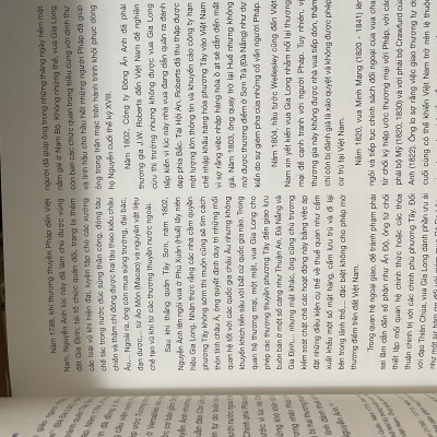Đồ gốm sứ châu Âu ở Bảo tàng Cổ vật Cung đình Huế (Bìa cứng)