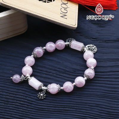 Vòng thạch anh hồng madagascar phối charm sen bạc mệnh hỏa, thổ - Ngọc Quý Gemstones