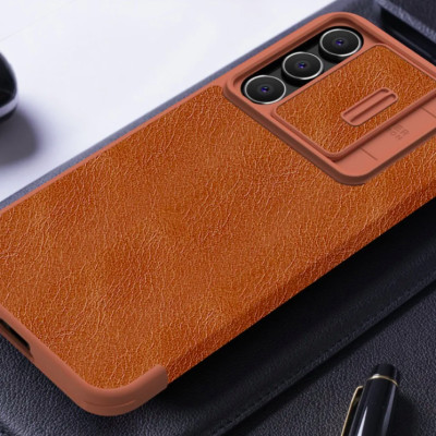 Bao da cho SamSung Galaxy S24 FE chính hãng Nillkin QIN có nắp trượt bảo vệ camera sau - Hàng chính hãng