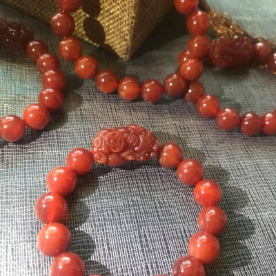 CHIẾC VÒNG TỲ HƯU HÚT TÀI ĐÁ MÃ NÃO ĐỎ 10mm ĐẬM ĐẸP NỮ MỆNH HOẢ THỔ ĐEO XINH