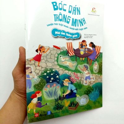 Sách Bóc Dán Thông Minh Luyện Tay Thật Khéo, Luyện Mắt Thật Tinh - Mái Ấm Thân Yêu