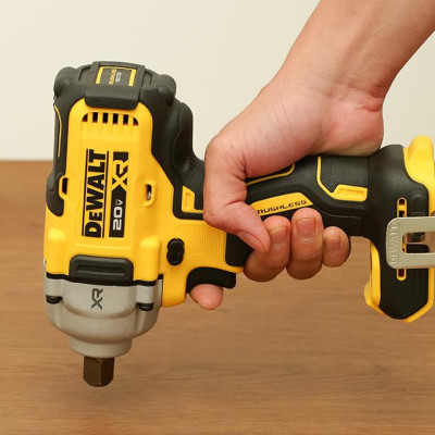 MÁY SIẾT BULONG CẦM TAY 20V 760MWO DEWALT DCF892N-B1 - HÀNG CHÍNH HÃNG
