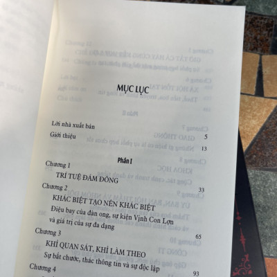  (Tái bản lần thứ 5) TRÍ TUỆ ĐÁM ĐÔNG - Vì sao đa số thông minh hơn thiểu sổ - James Surowiecki - Nguyễn Thị Yến - Phi Quốc Chân dịch – Nxb Tri Thức 