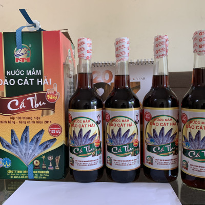 Hộp 4 chai Nước Mắm Cá Thu Vàng hàm lượng Protein cao, dung tích 650ml/1 chai