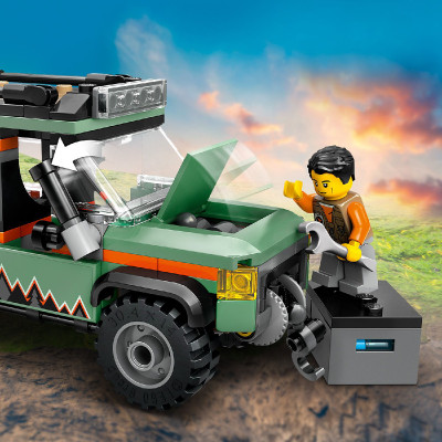 LEGO CITY 60447 Đồ Chơi Xe Leo Núi Địa Hình 4X4 (221 chi tiết)