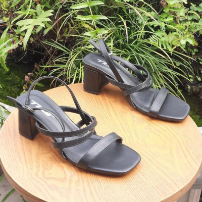 Sandal cao gót hot trend  trẻ trung năng động 20750