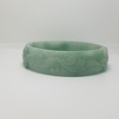 Vòng ngọc cẩm thạch bản vuông