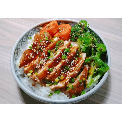 Sốt ướp Teriyaki đậm đặc hiệu Kikkoman chai thủy tinh 290g