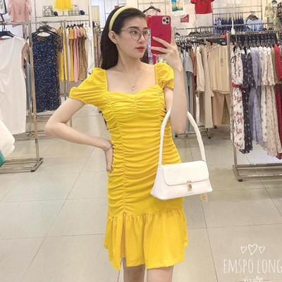 Đầm ôm cổ vuông, đuôi cá, rúm chun dọc thân Emspo DS4079