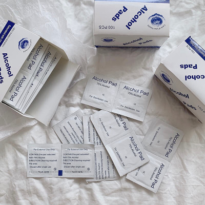 Hộp 100 Miếng Vải Không Dệt Tẩm Cồn Vệ Sinh Đa Năng Giấy Lau Màn Hình Điện Thoại Laptop Kính Mắt