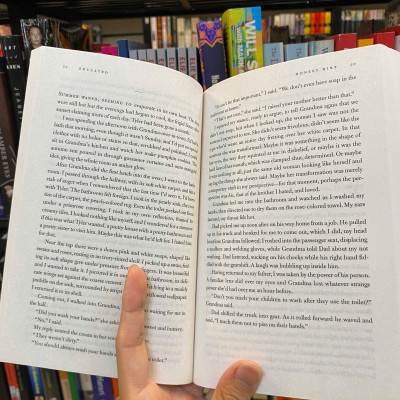 Sách - Educated by Tara Westover | The International Bestseller Biography / Memoir / Ngoại văn