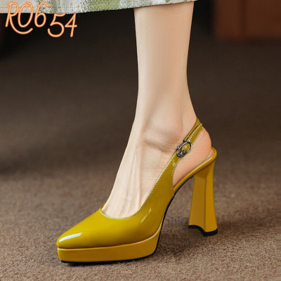 Giày cao gót nữ bít mũi, hở gót, da bóng ROSATA RO654 - 9p - Đen, Vàng - HÀNG VIỆT NAM - BKSTORE