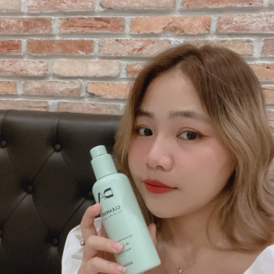 SỮA RỬA MẶT DA BY M.O.I HỒ NGỌC HÀ