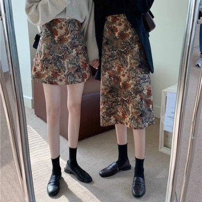 Chân váy nữ dáng chữ A hoạt tiết hoa lá sành điệu