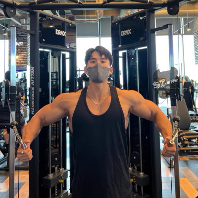 Áo ba lỗ nam tập gym, sự thoải mái và phong cách đơn giản