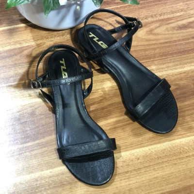 Sandal 3 phân vân cá sấu hot trend  trẻ trung năng động 20830