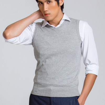 Áo len gile Aligro màu ghi sáng ALENGL010