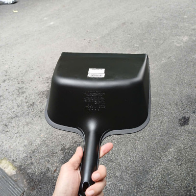 Xẻng hót rác cán ngắn Nakaya - Màu đen - Hàng nội địa Nhật Bản nhập khẩu chính hãng