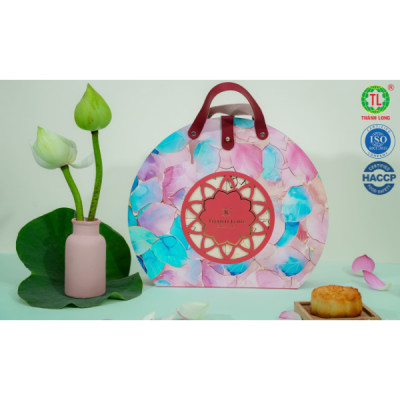 Hộp bánh trung thu 4 bánh 1 trứng 150g - Combo Super A5 - Thành Long (600g) - VIỆT NAM