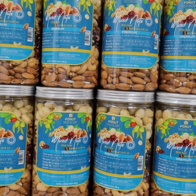 Hạt mix 5 loại hạt dinh dưỡng ( Hạt macca, quả óc chó vàng, quả óc chó đỏ, hạnh nhân, hạt điều )