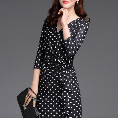 ĐẦM TAY LỞ CHẤM BI DÚN EO