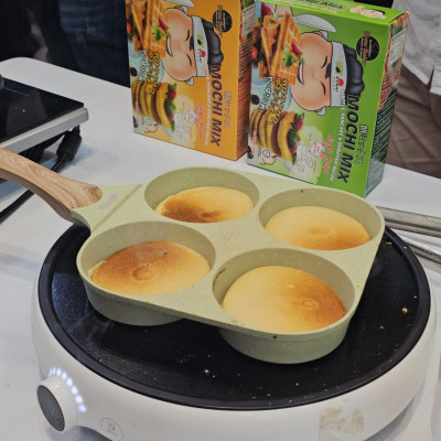 Bột làm bánh Pancake, Bánh Waffle, Bánh cá trộn sẵn - Mochi Mix thương hiệu Soy Asahi - 400gram