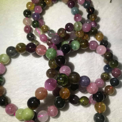 VÒNG PHONG THỦY ĐÁ TOURMALINE TỰ NHIÊN  LOẠI ĐẸP ĐẸP 8mm NỮ TẤT CẢ CÁC MỆNH