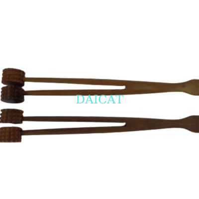 Cây gãi và đấm lưng bằng gỗ bách xanh hai đầu