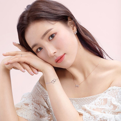 Gel Tẩy Trang Nóng Tẩy Sạch Lớp Trang Điểm Dưỡng Da Trắng Mịn Dr.Ci:Labo VC 100 Hot Peel Cleasing (Tuýp 150 G)