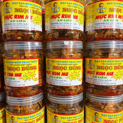 Mực Rim Me đã chế biến ăn liền hộp 500 gram là món ăn ngon ơi là ngon của shop Đặc Sản Biển Phan Thiết NGỌC DŨNG. Hạn sử dụng 6 tháng kể từ ngày đặt hàng