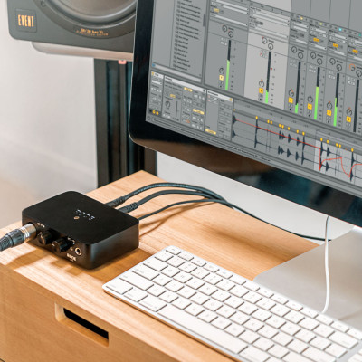 Rode AI-1 - Sound Card Thu Âm 48V Cao Cấp, Nhỏ Gọn Cho Studio, Karaoke Trực Tuyến, Broadcast - Hàng Chính Hãng