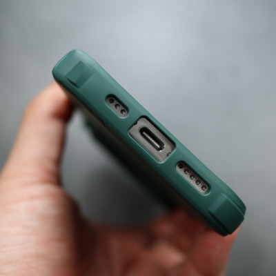 Ốp lưng cho iPhone 16 / 16 Plus / 16 Pro / 16 Pro Max hiệu Nillkin Camshield chống sốc nắp trượt bảo vệ camera - Viền TPU, đệm khí chống sốc, Lưng nhám PC chống vân tay - Hàng nhập khẩu