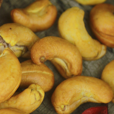 Combo 5 Hũ Hạt Điều Rang Muối Tách Vỏ Lụa Hải Long (250g / Hũ)